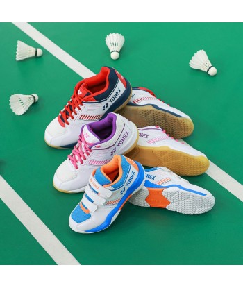 Yonex Strider Wide (White/Gold) Court Shoe Les êtres humains sont 